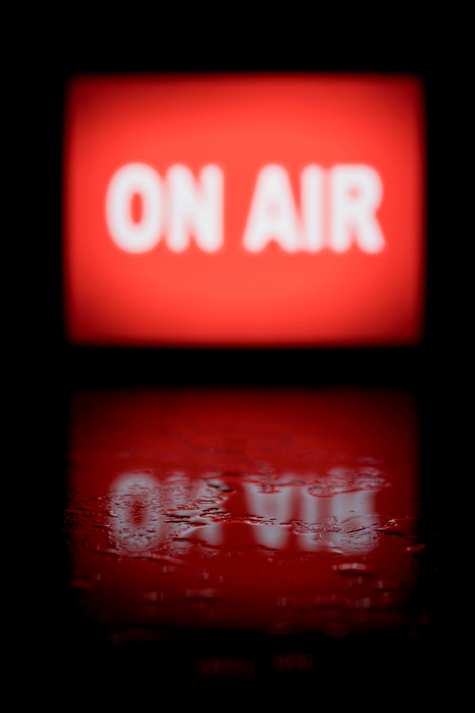 blurred-air-neon-light-banner-with-reflection.jpg